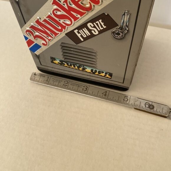Vintage Tin Three Musketeers Candy School Locker Design Mars Inc. 1989 - Picture 13 of 16